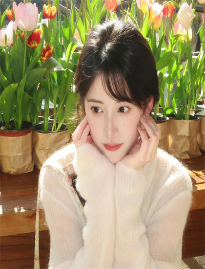 表演技巧《水仙女》：探索转折的戏剧性设计与情节推进 揭示人性的复杂与美好